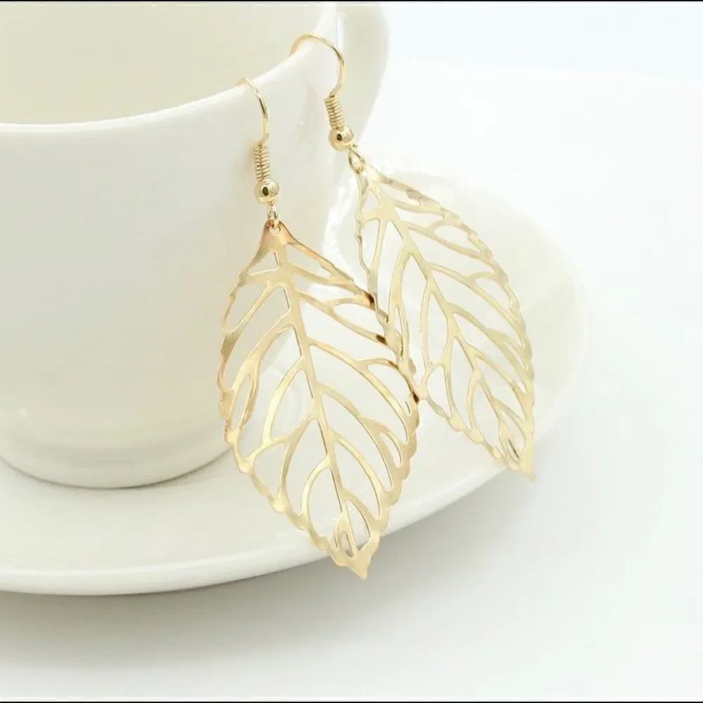 Delicate Leaf Earrings, Gold-tone